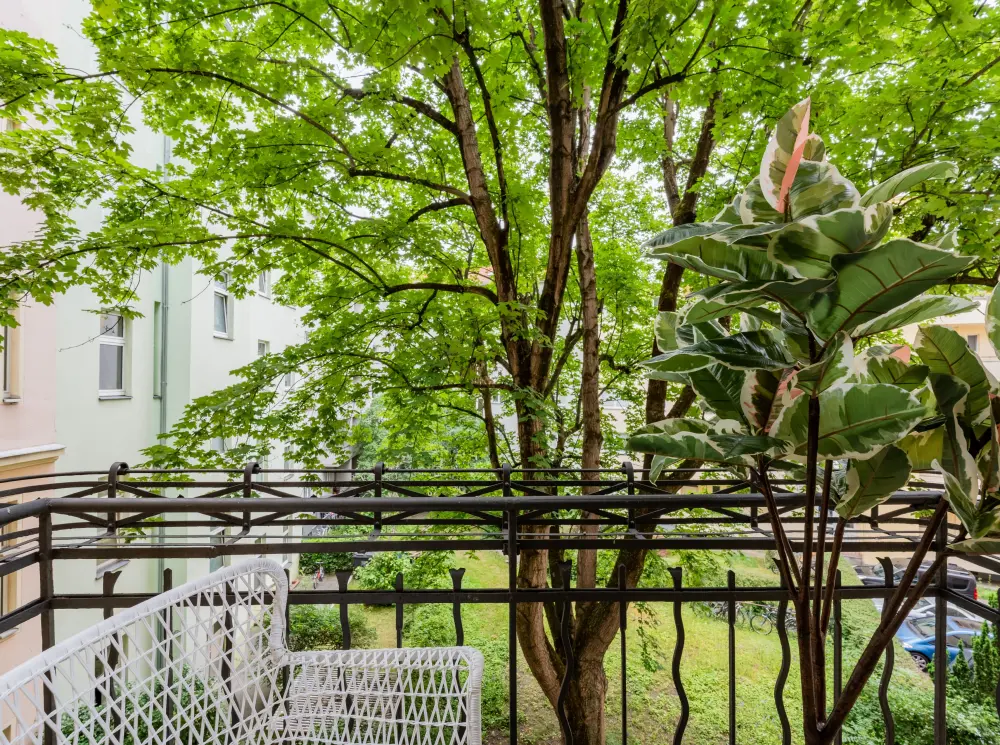 Charlottenburg_2_bedroom_apartm_Berlin-19