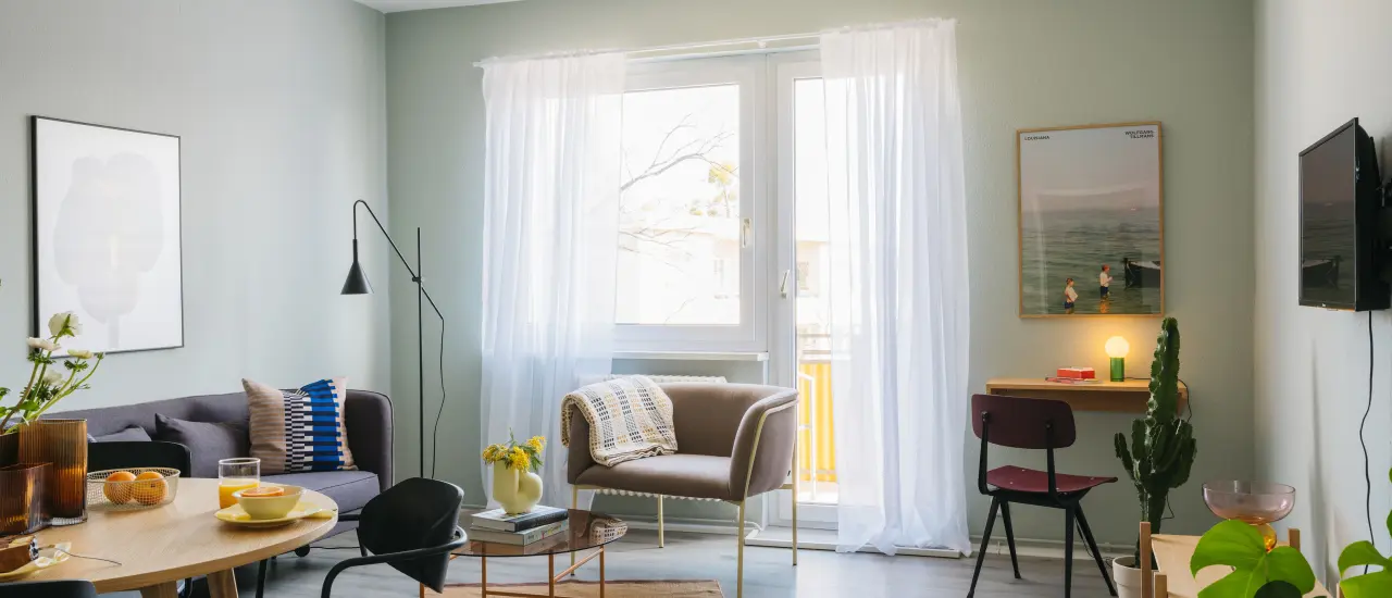 Spacious-Living-Room-Berlin-Apartment