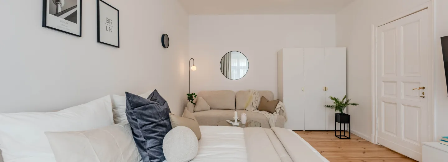 Chic-Bedroom-Moabit-Berlin-Apartment-For-Rent-6