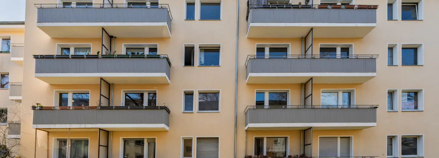 Fassadenansicht mit Balkonen