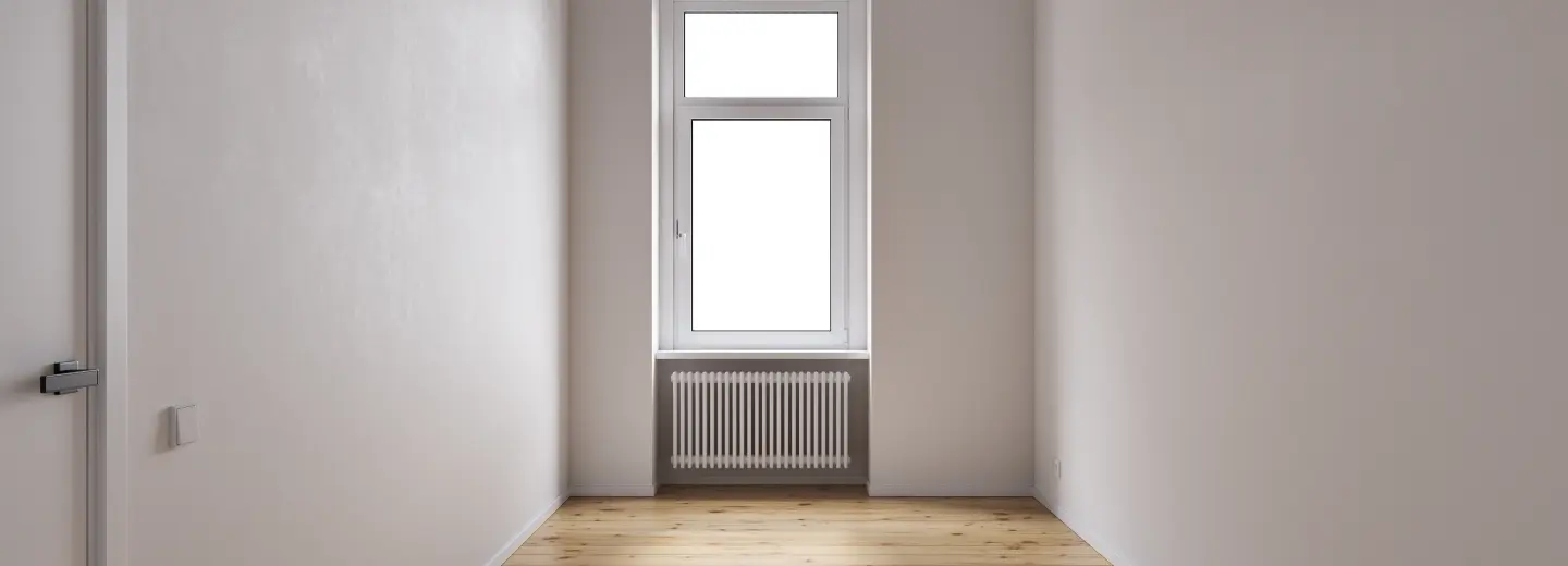 Ruhiges Zimmer mit Altbaufenster