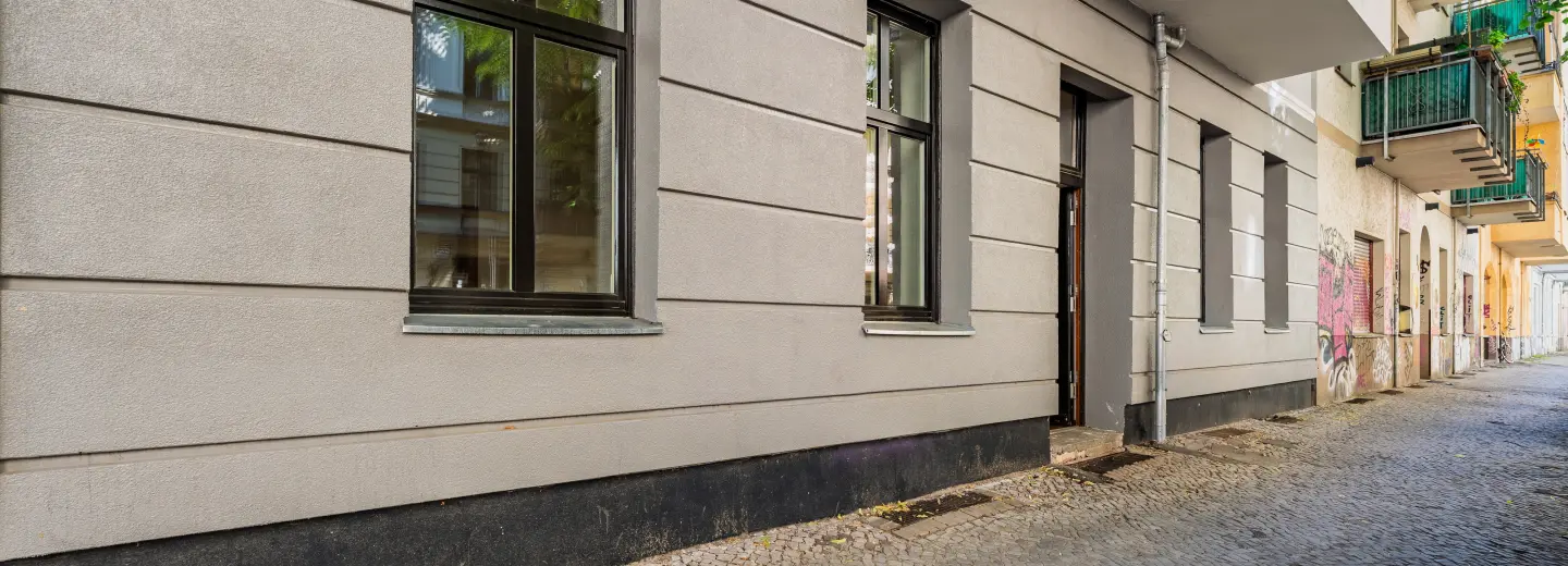 Straßenansicht der Gewerbeeinheit
