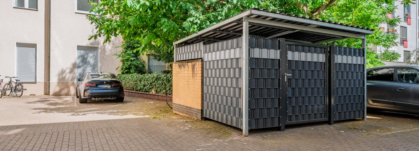 Innenhof mit Fahrradplätzen