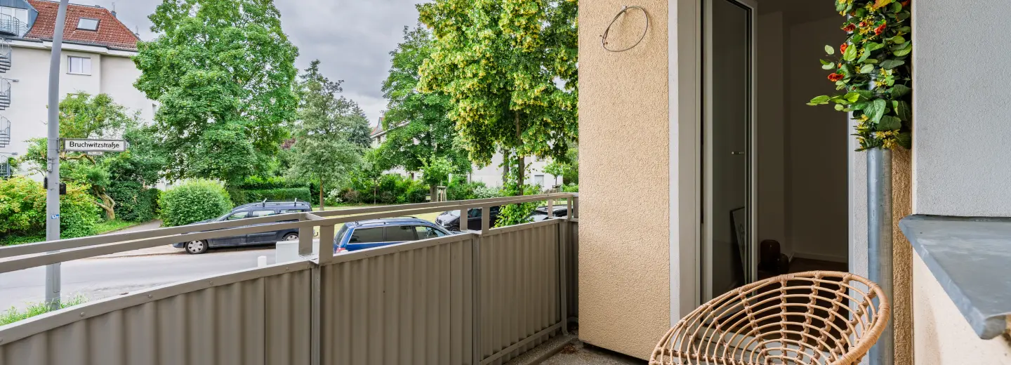Balkonansicht mit offener Tür