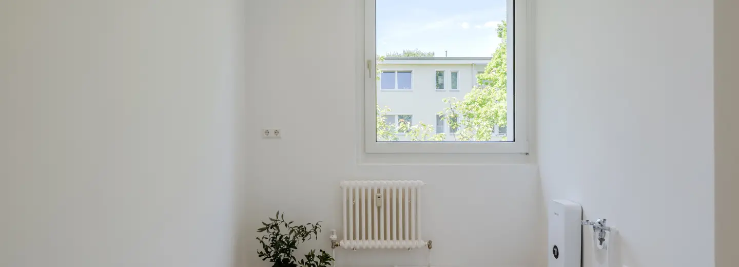 Separate Küche mit Fenster