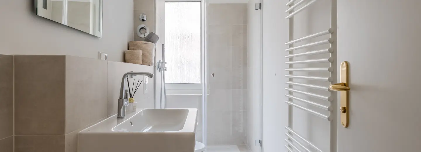 Tageslichtbad mit Dusche