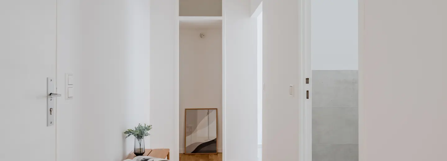 Flur mit Blick auf den Abstellraum