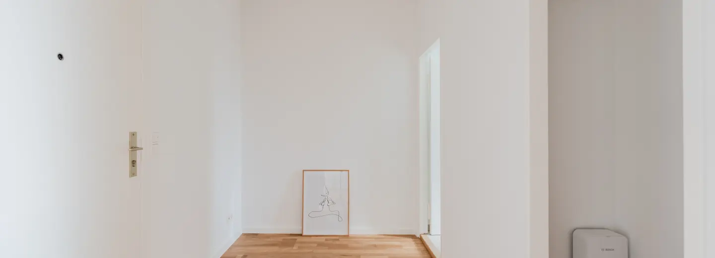 Flur mit Stellfläche und Nische