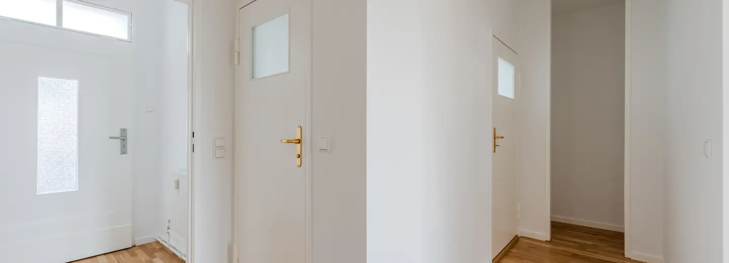 Flur mit Blick zum Eingang