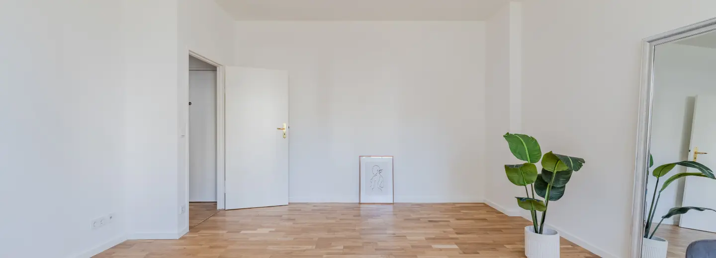 Wohnzimmer mit Blick Richtung Eingang