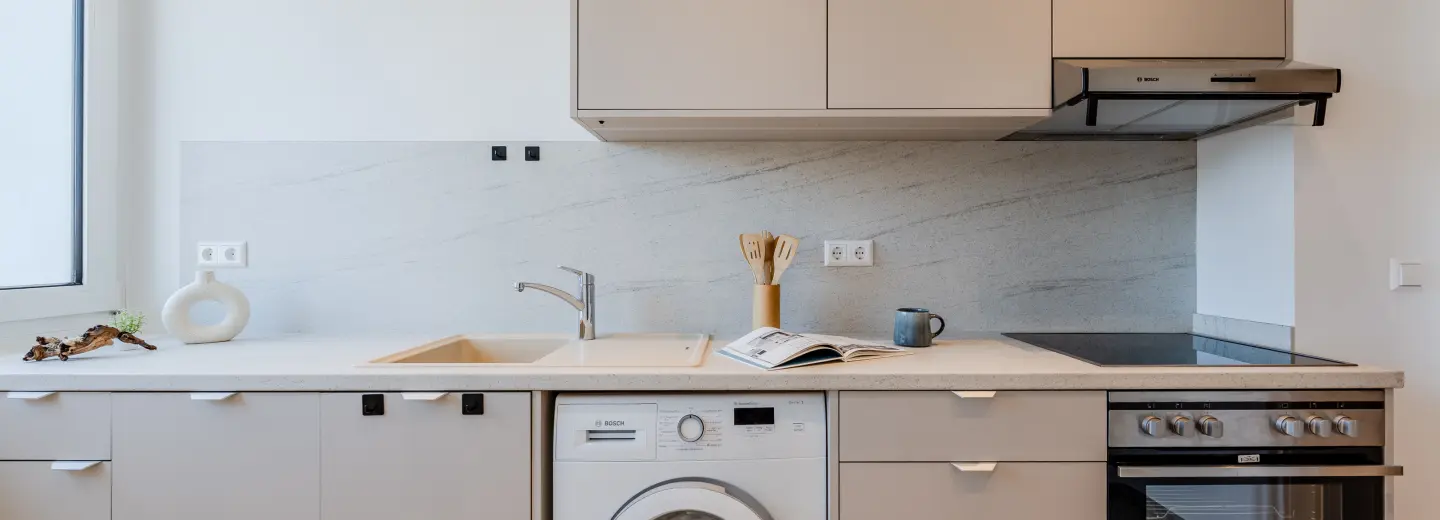 Einbauküche mit Geräten