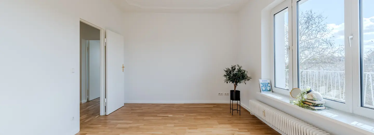 Weiterer Blick durch das Wohnzimmer