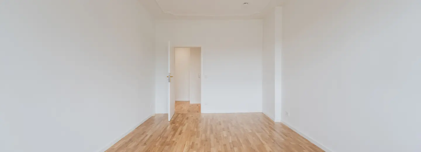 Weiterer Blick durch das Wohnzimmer