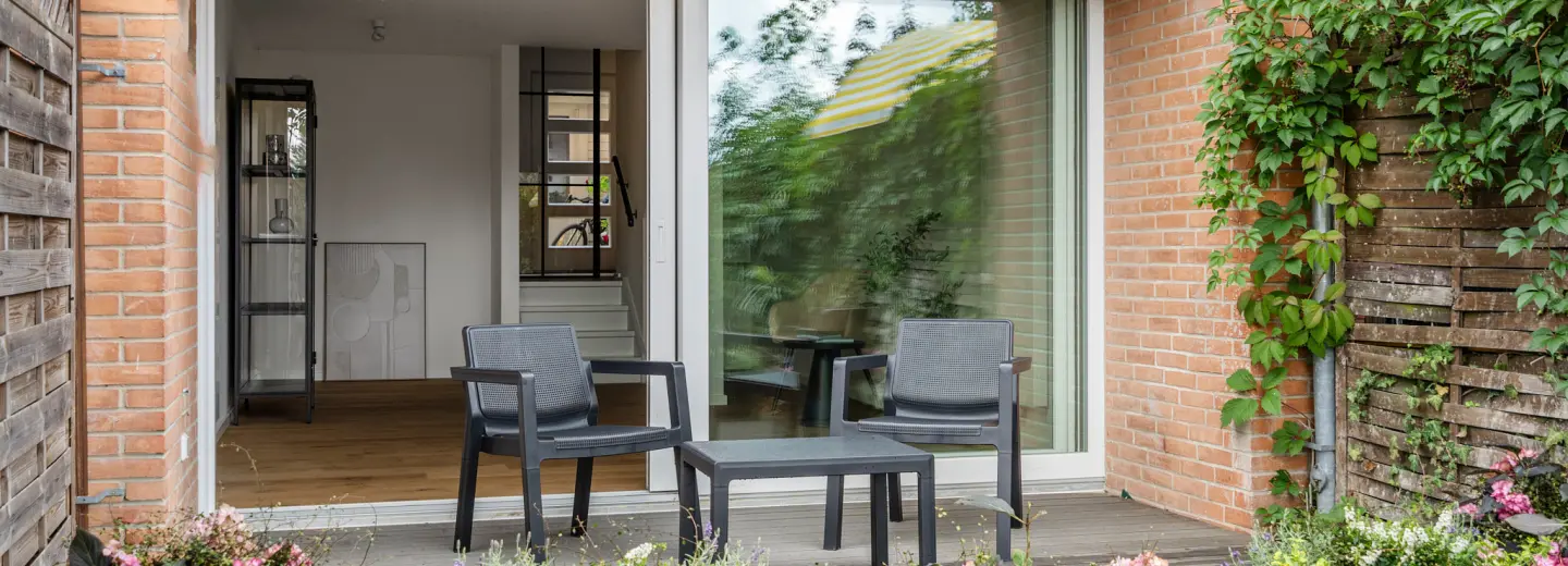 Terrasse vor dem Wohnbereich