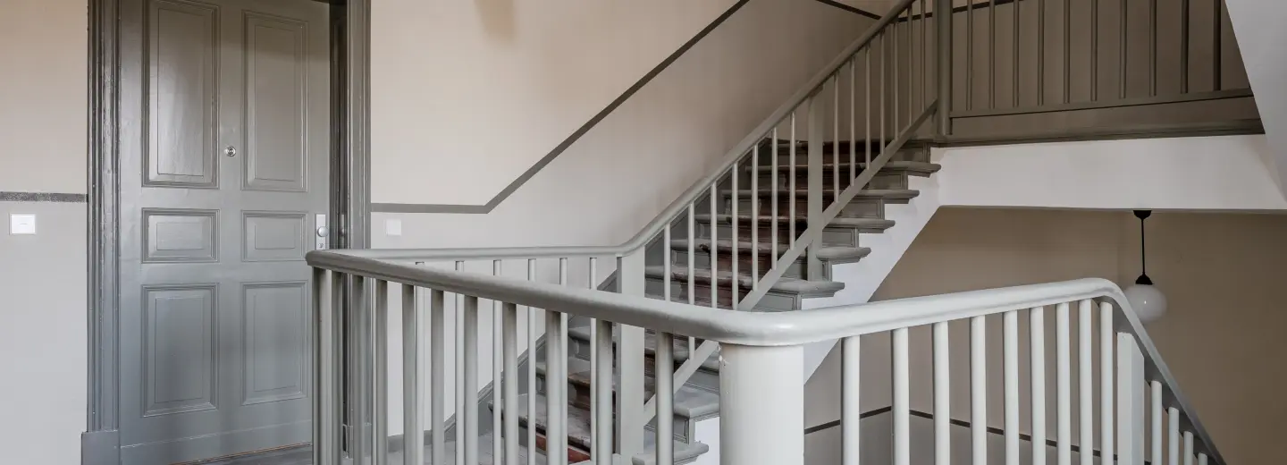 Gepflegtes Altbau-Treppenhaus