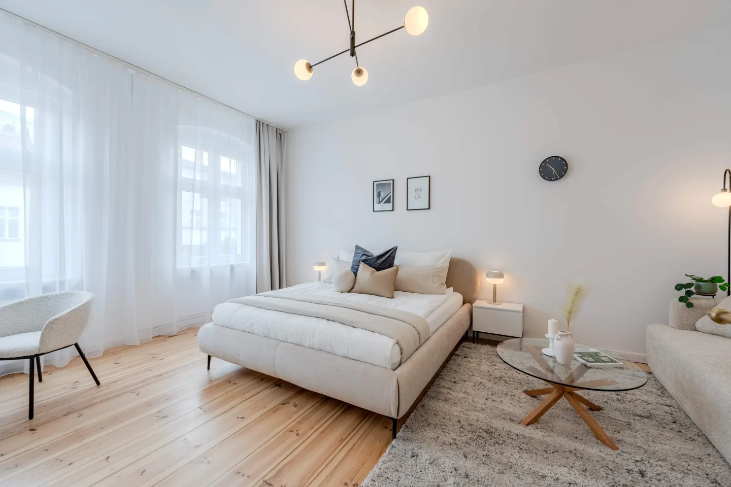Chic-Bedroom-Moabit-Berlin-Apartment-For-Rent -1