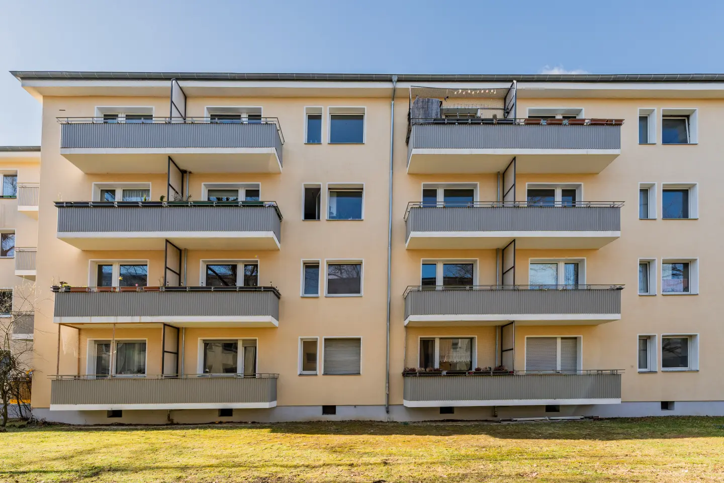 Fassadenansicht mit Balkonen