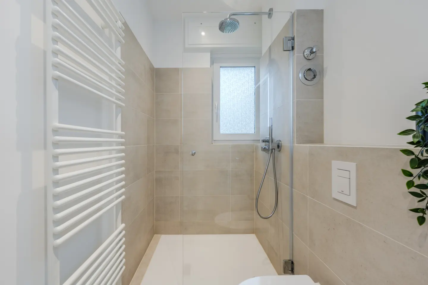 Rainshower und Handtuchheizkörper