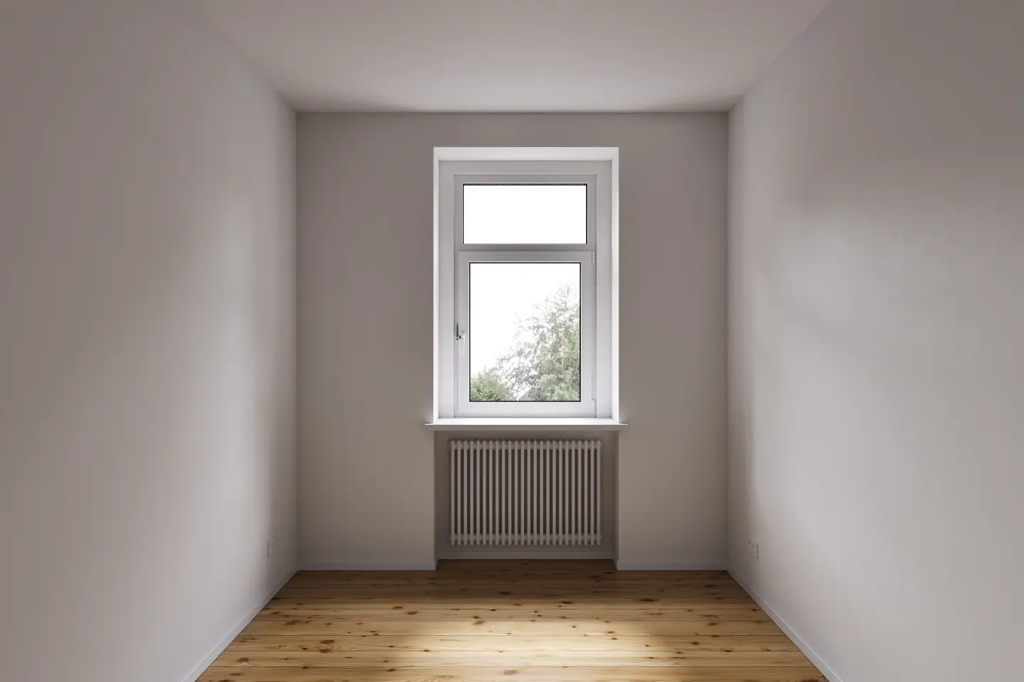 Helles Zimmer mit Dielenboden und Fenster