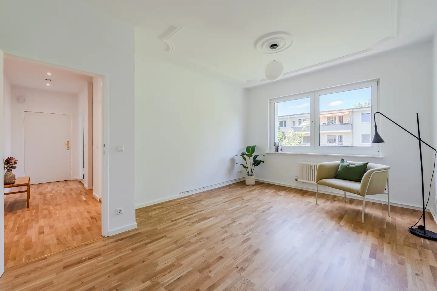 Schlafzimmer mit edlem Eichenparkett
