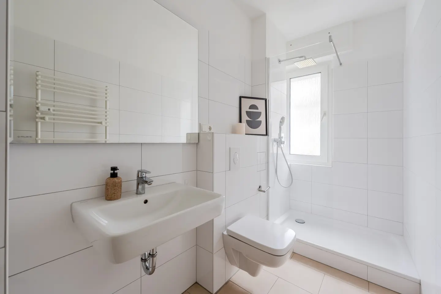Tageslichtbad mit Dusche und WC