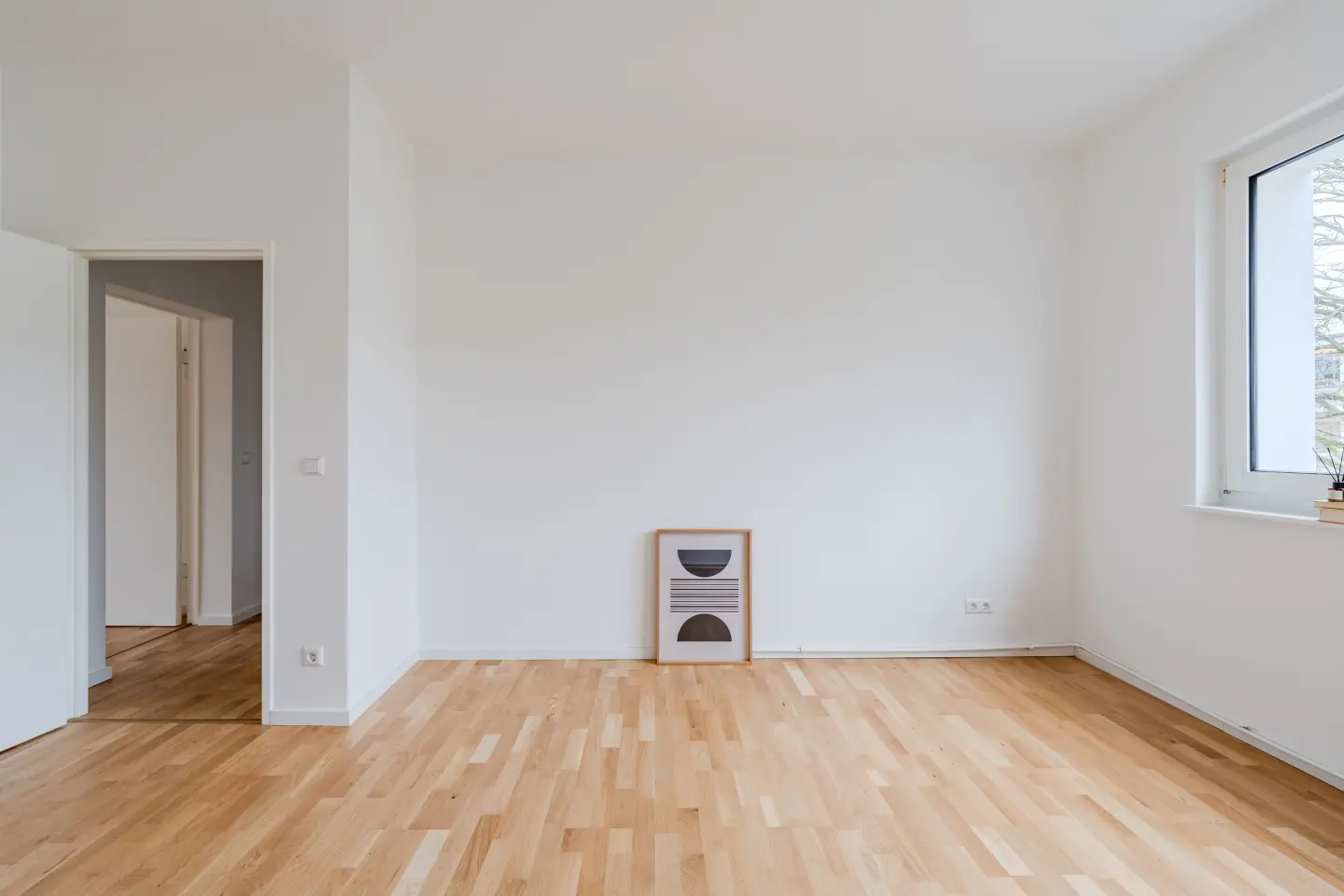 Schlafzimmer mit freier Wandfläche