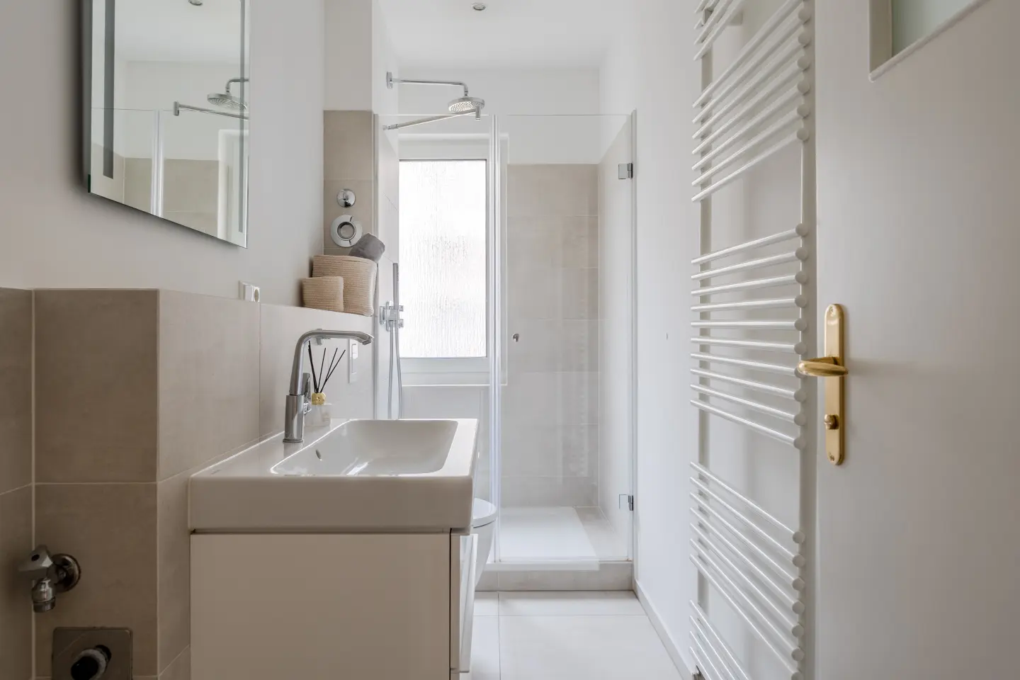 Tageslichtbad mit Dusche