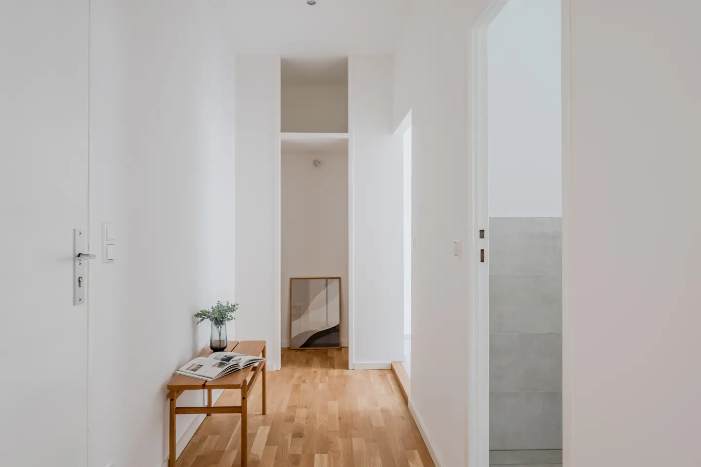 Flur mit Blick auf den Abstellraum