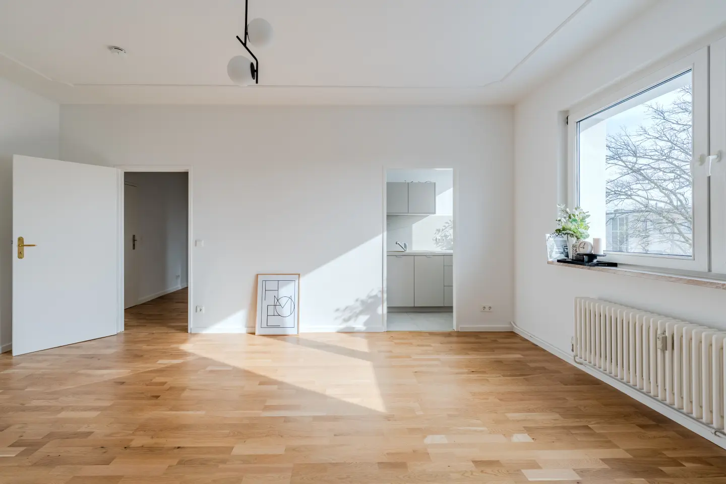 Wohnraum mit Blick zur Küche