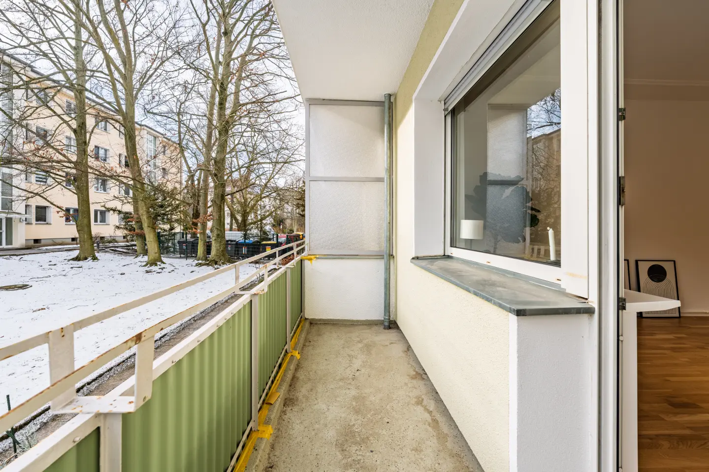 Balkon mit Blick in den Innenhof