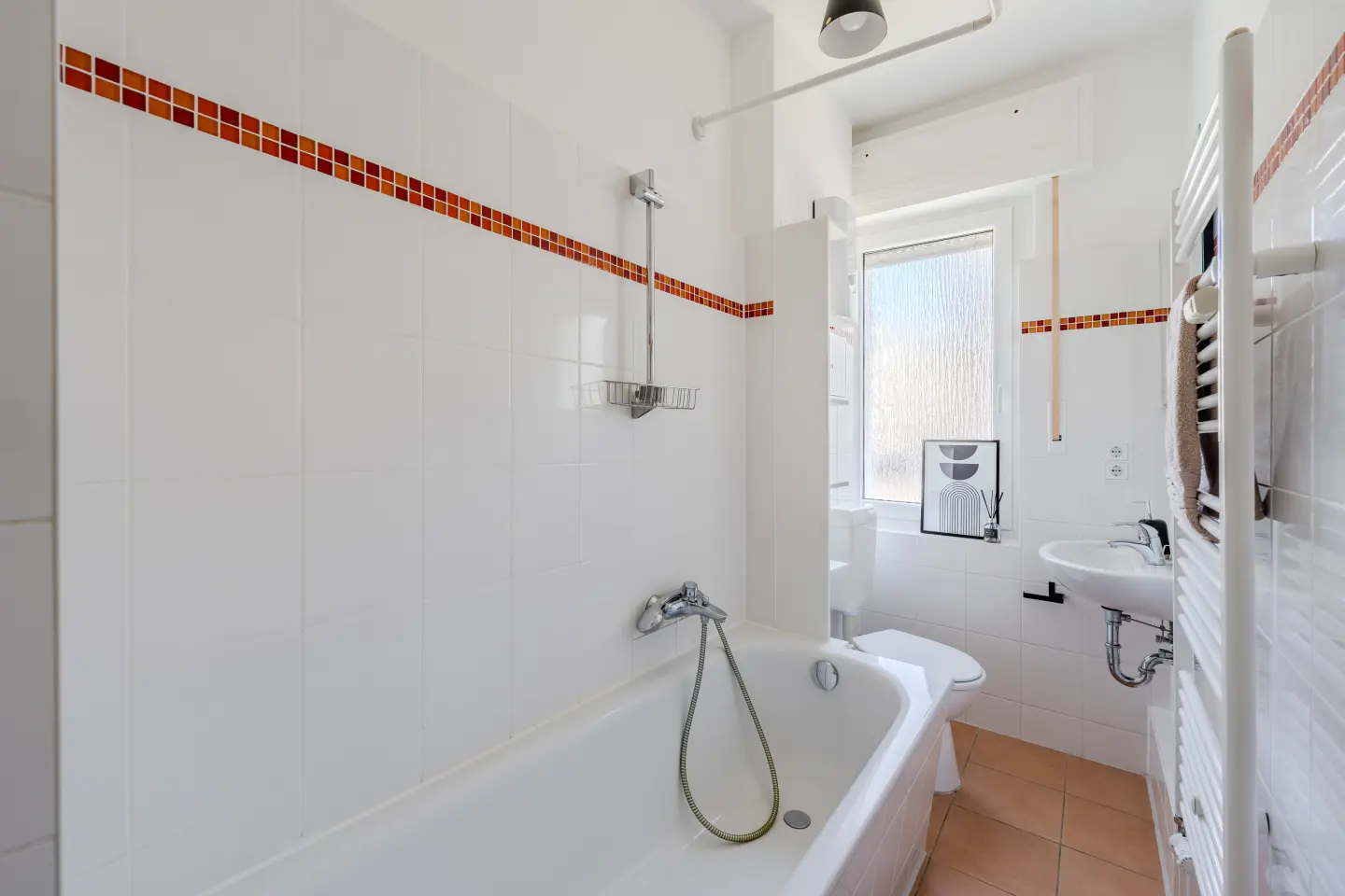 Tageslichtbad mit Badewanne