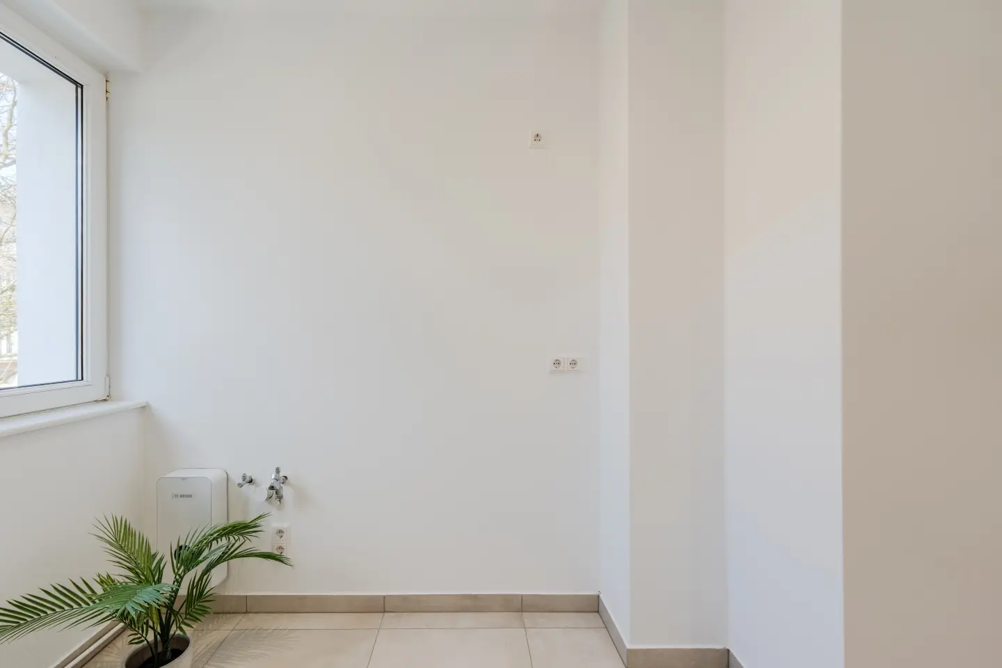 Küche mit Seitenfenster