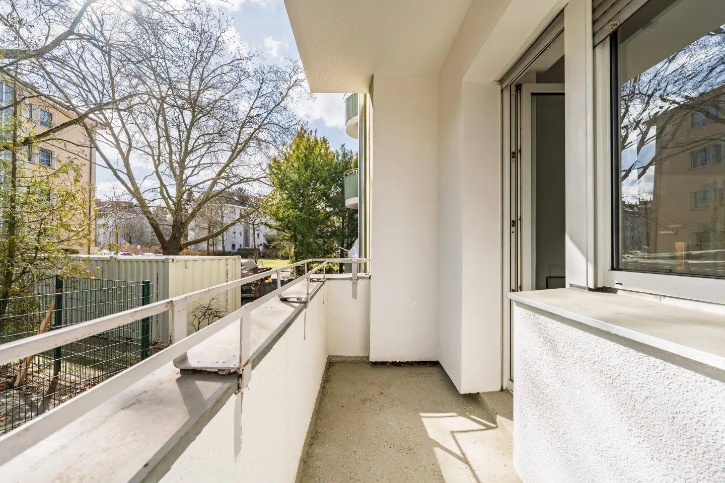 Balkon mit Blick ins Grüne