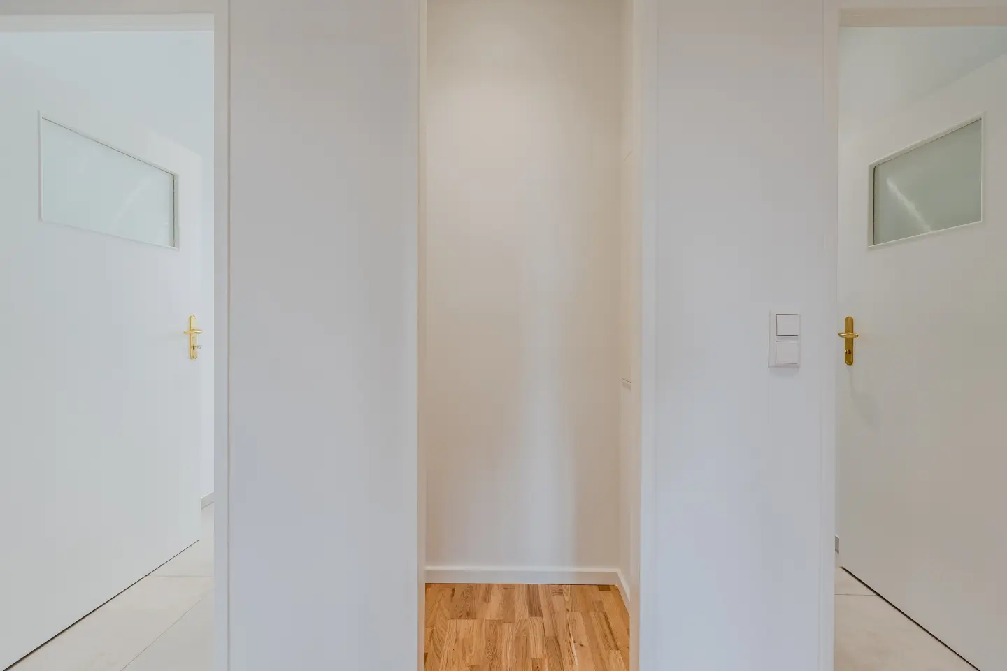 Flurdetail mit Übergang zum Wohnbereich
