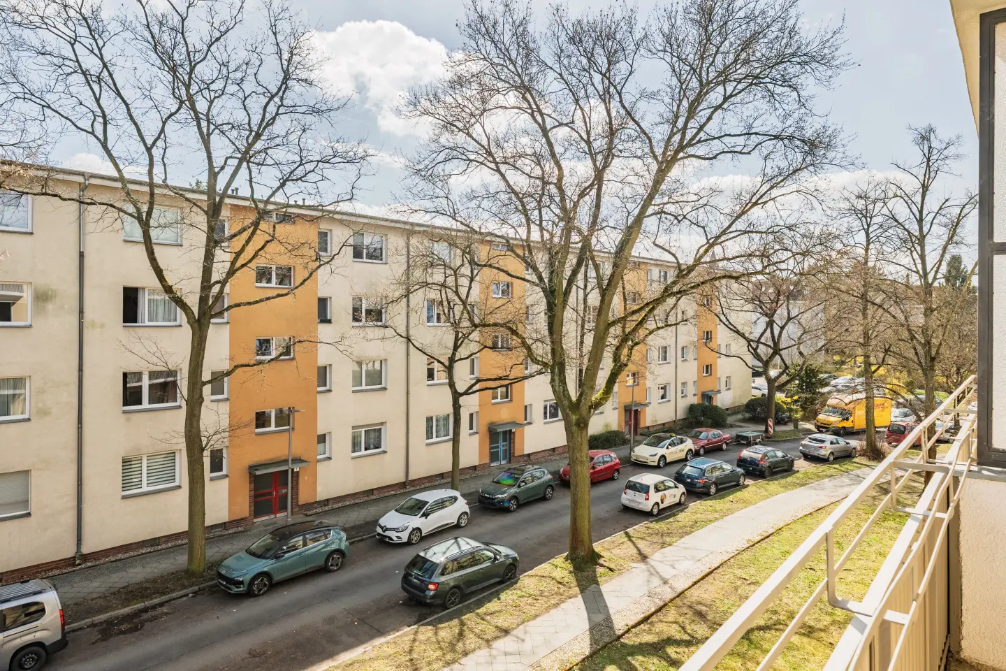 Balkonblick auf die Straße