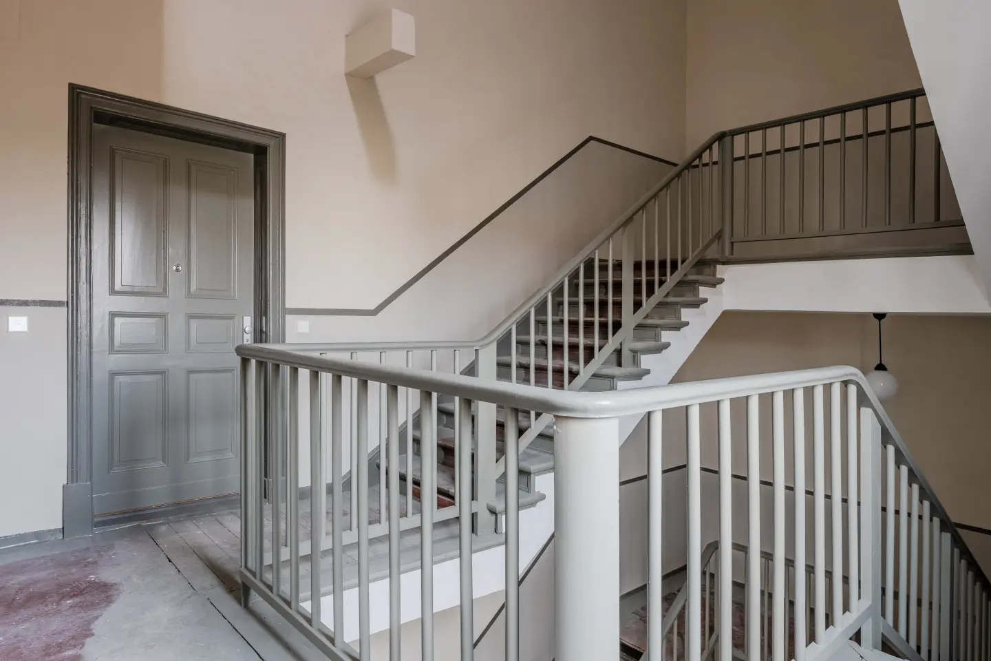 Gepflegtes Altbau-Treppenhaus
