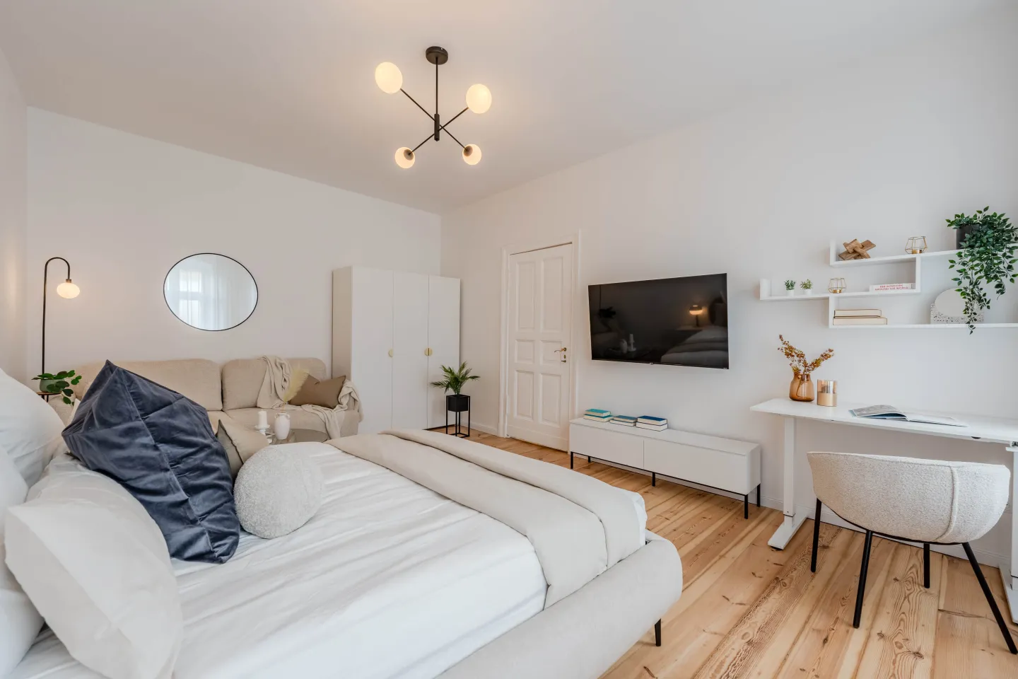 Moabit-Berlin-Upscale-Living-Room-Apartment-Rental-7