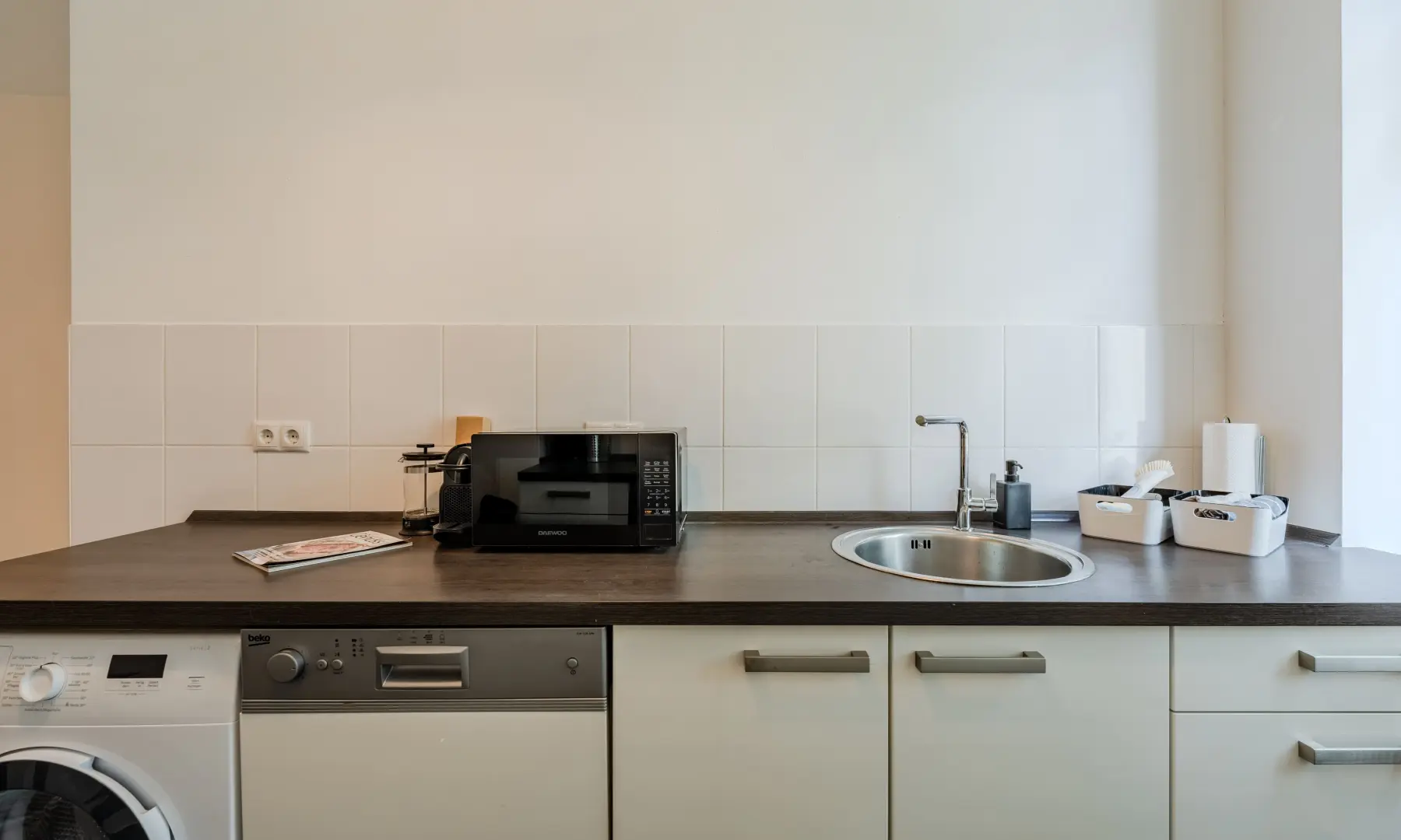 Charlottenburg_2_bedroom_apartm_Berlin-12