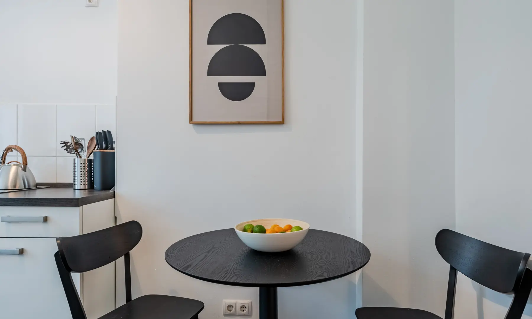 Charlottenburg_2_bedroom_apartm_Berlin-14