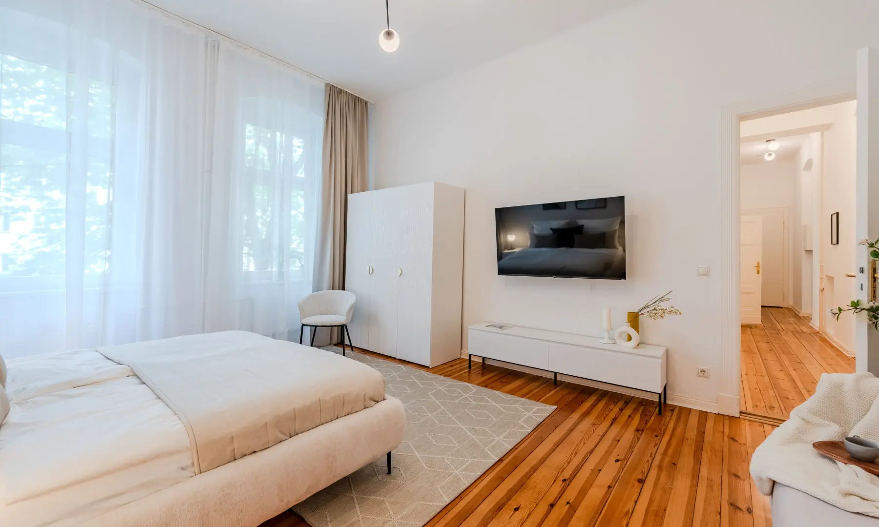 Charlottenburg_2_bedroom_apartm_Berlin-3