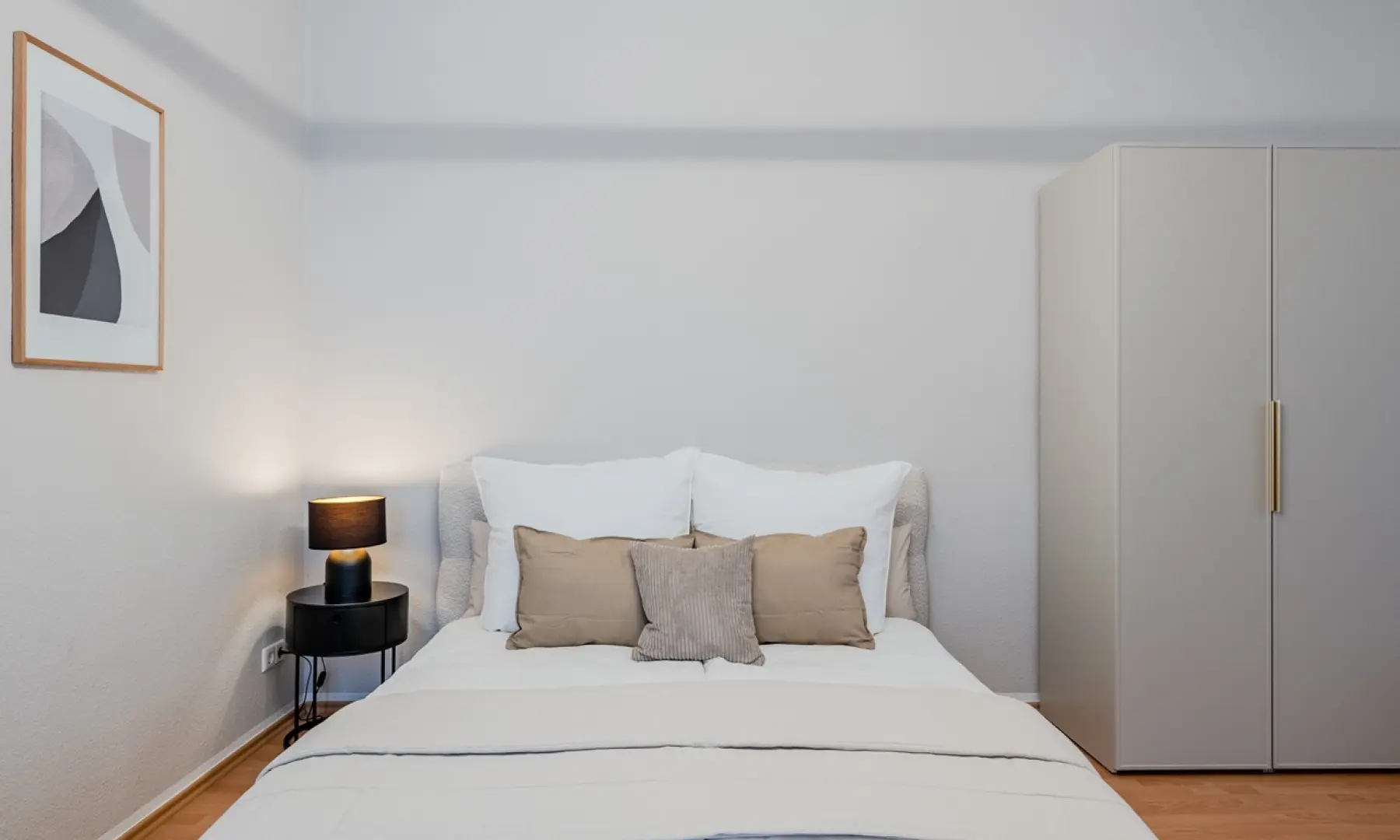 Modern Bedroom with Ample Natural Light_Friedrichshain-12