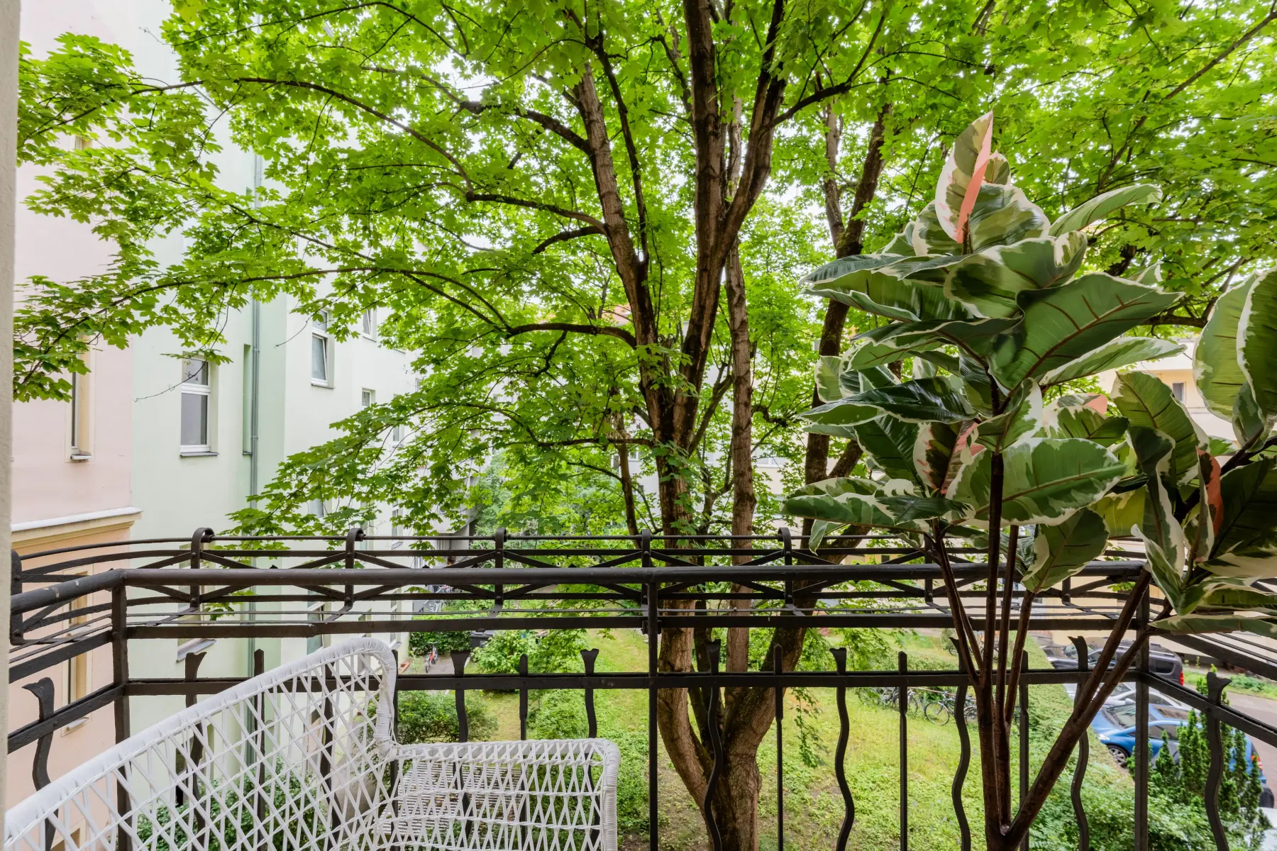 Charlottenburg_2_bedroom_apartm_Berlin-19