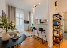Elegant-Berlin-apartment- X08-25