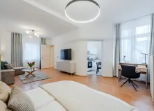 Modern Bedroom with Ample Natural Light_Friedrichshain-13
