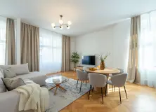 Spacious-Living-Room-Berlin-Apartment-23