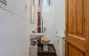 Kompaktes WC mit Waschbecken