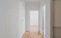 Flur mit Blick in den Wohnbereich