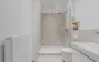 Modernes Badezimmer mit zeitloser Gestaltung